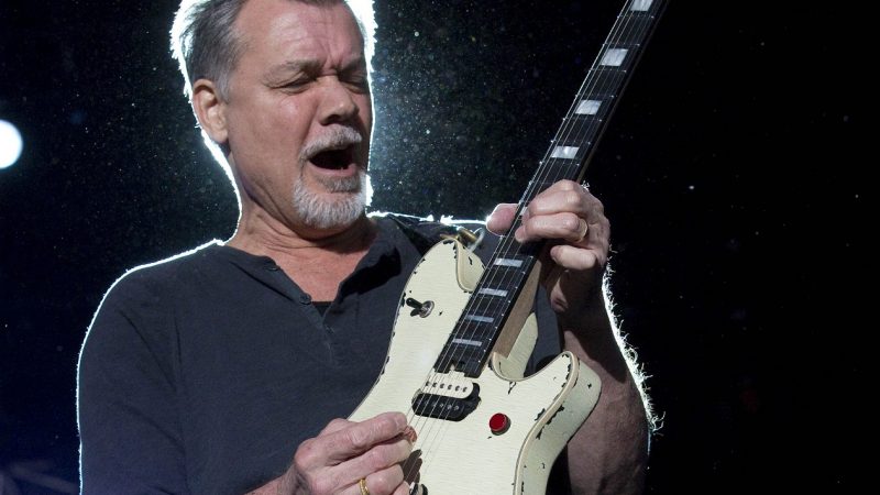 Eddie Van Halen está em tratamento contra câncer na garganta, diz site