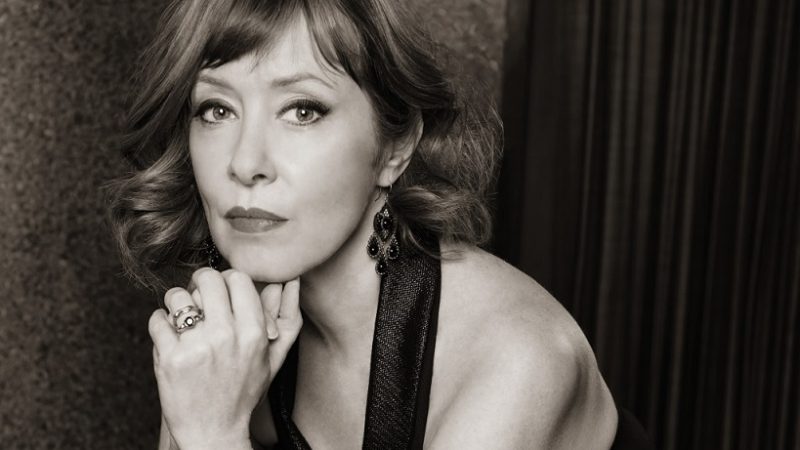 Suzanne Vega anuncia novo álbum e lança cover de ‘Walk on The Wild Side’, de Lou Reed