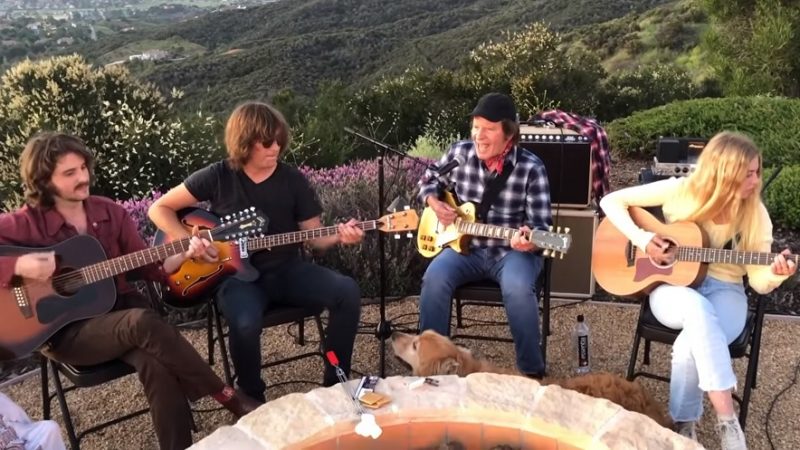 John Fogerty toca com filhos ‘Green River’, do Creedence Clearwater Revival