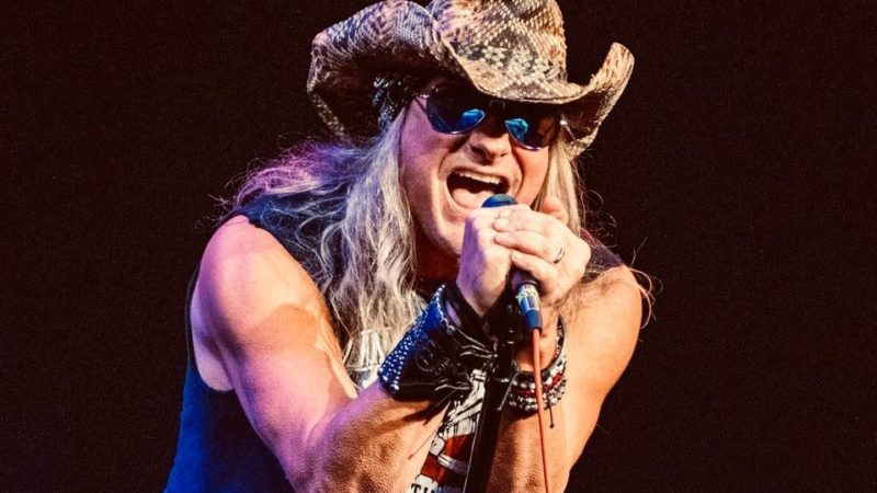 Johnny Solinger, ex-vocalista do Skid Row, está hospitalizado com insuficiência hepática