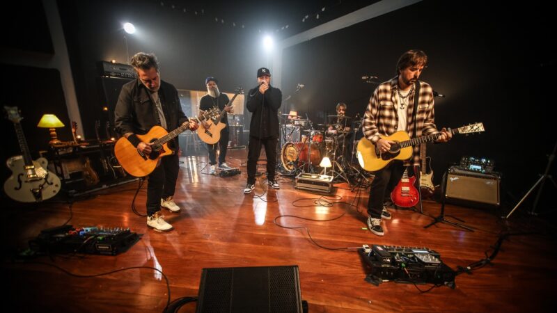 Tour ‘Charlie Brown Jr. Acústico 2026’ confirma novas datas pelo Brasil