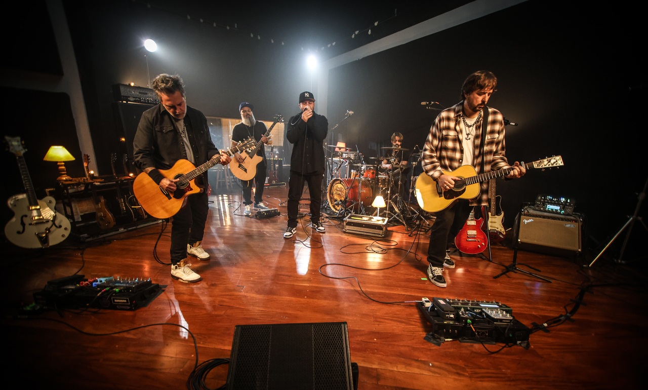 Tour ‘Charlie Brown Jr. Acústico 2026’ confirma novas datas pelo Brasil