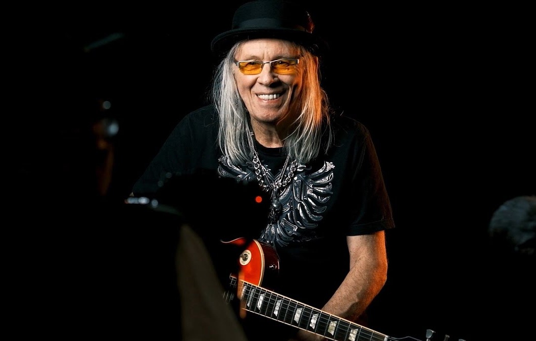 Guitarrista Luiz Carlini morre aos 73 anos