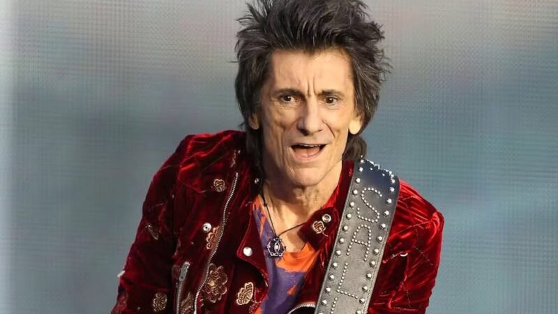 Ronnie Wood, guitarrista dos Rolling Stones, vem ao Brasil em novembro