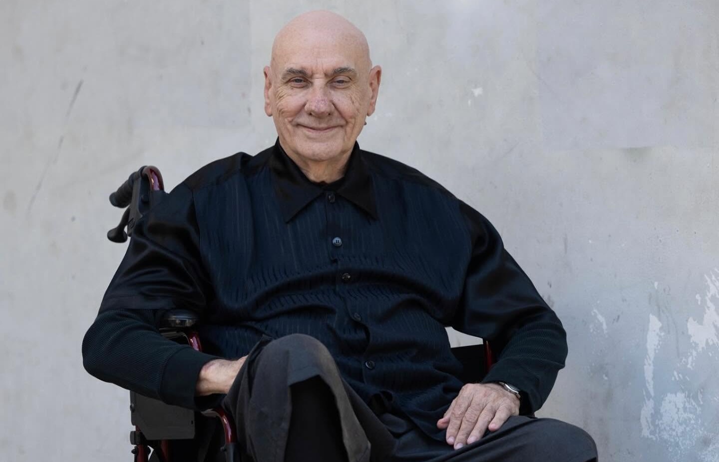 Bill Ward, do Black Sabbath, está usando cadeira de rodas