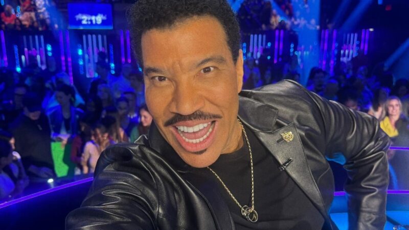 Lionel Richie recebe alta de hospital após internação na UTI