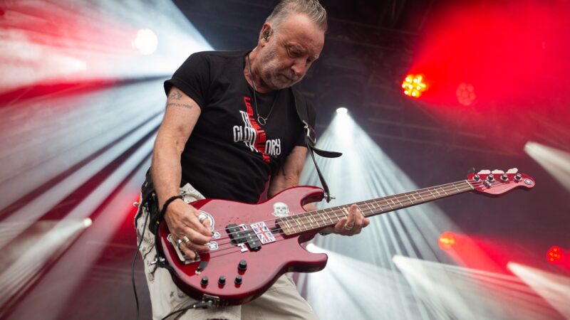Peter Hook & The Light apresentam clássicos do Joy Division em SP
