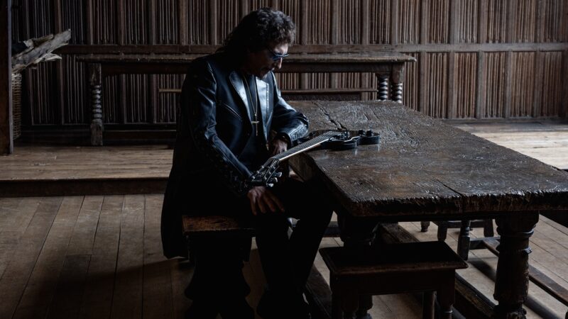 Tony Iommi (Black Sabbath) lança novo single 'Stormwatcher'