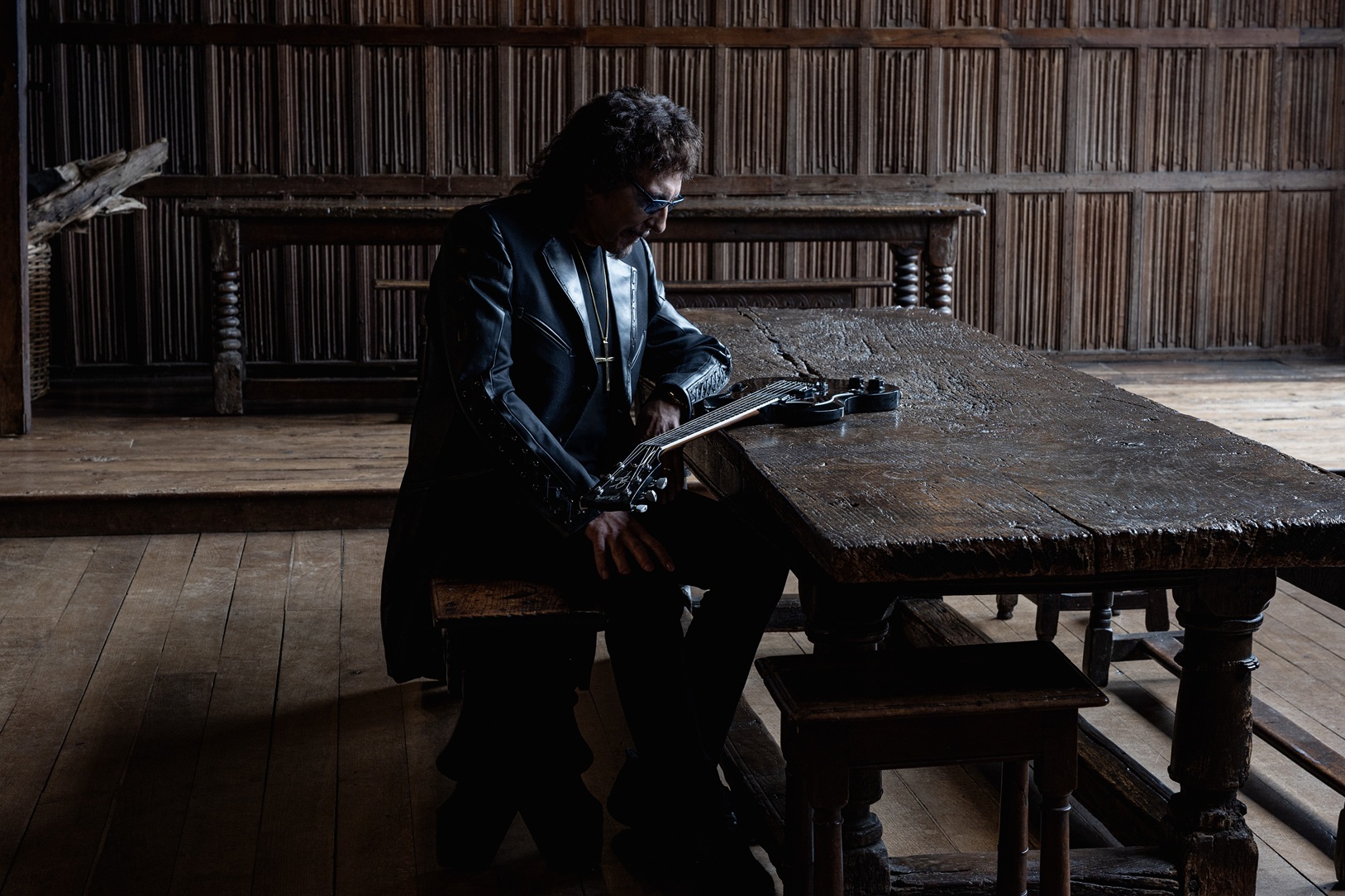 Tony Iommi (Black Sabbath) lança novo single ‘Stormwatcher’