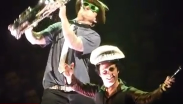 Green Day homenageia George Michael em show na Itália