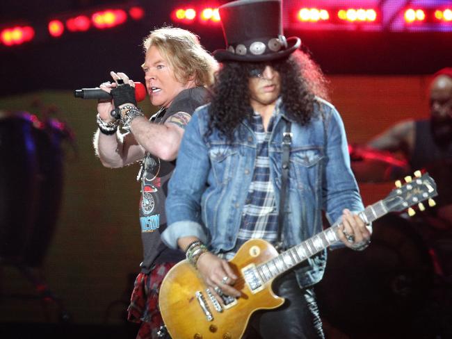 Guns N’ Roses é vaiado em show após errar nome de cidade australiana; veja