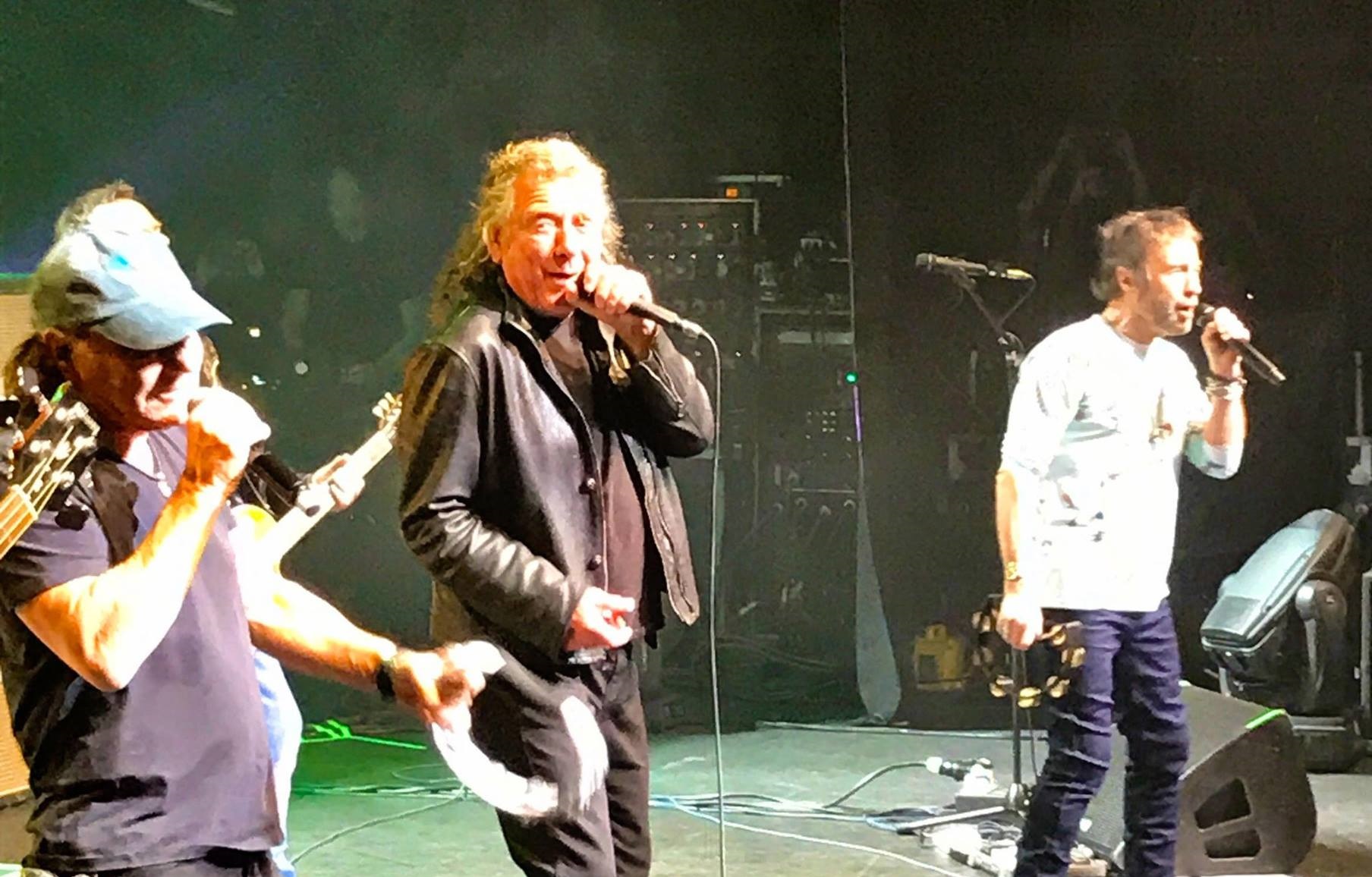 Robert Plant e Brian Johnson se juntam à Paul Rodgers, em Oxford; assista