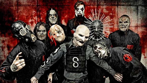 Fãs do Slipknot dão mosh em cinema durante exibição de filme da banda