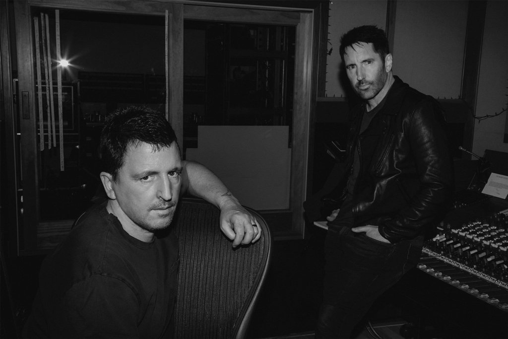 Nine Inch Nails lança de surpresa dois novos álbuns; ouça