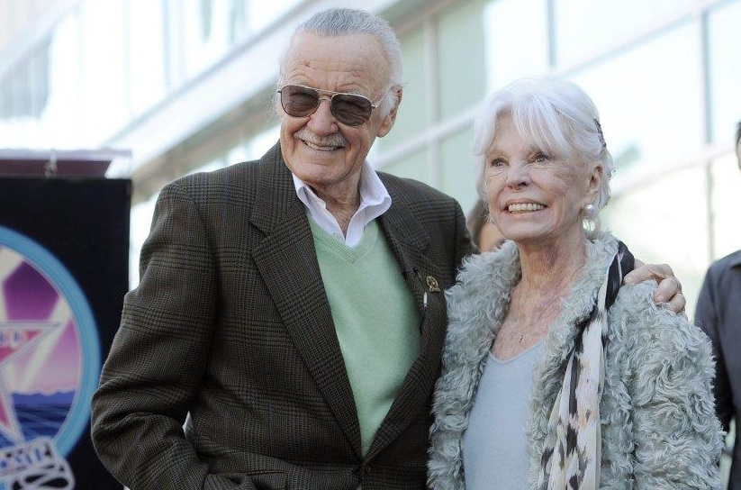 Morre Joan Lee, esposa do ícone da Marvel, Stan Lee, aos 93 anos