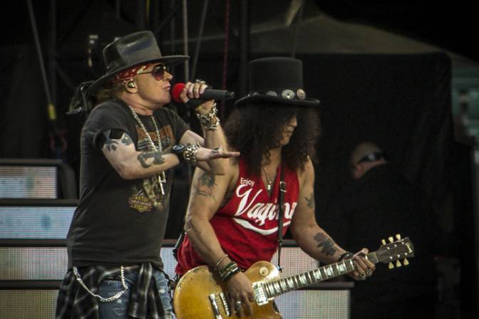 Guns N’ Roses toca cover de ‘I Feel Good’, de James Brown; assista