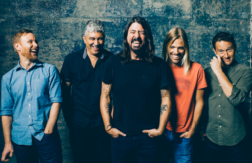Foo Fighters lança novo álbum “Concrete and Gold”; ouça