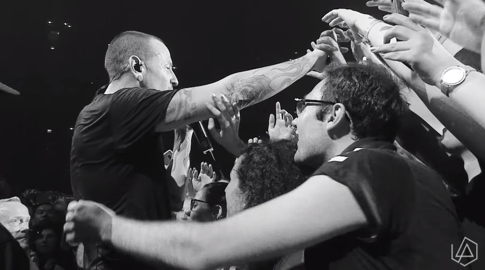 Linkin Park lança clipe ao vivo de ‘Crawling’, de álbum em homenagem a Chester Bennington