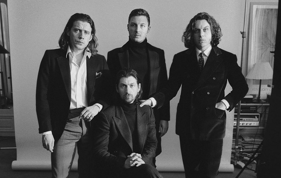 Arctic Monkeys lança a inédita ‘Anyways’; ouça