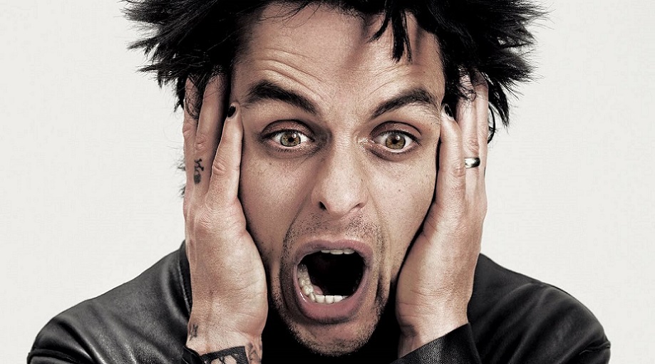 Billie Joe Armstrong, do Green Day, revela trechos de músicas de sua nova banda