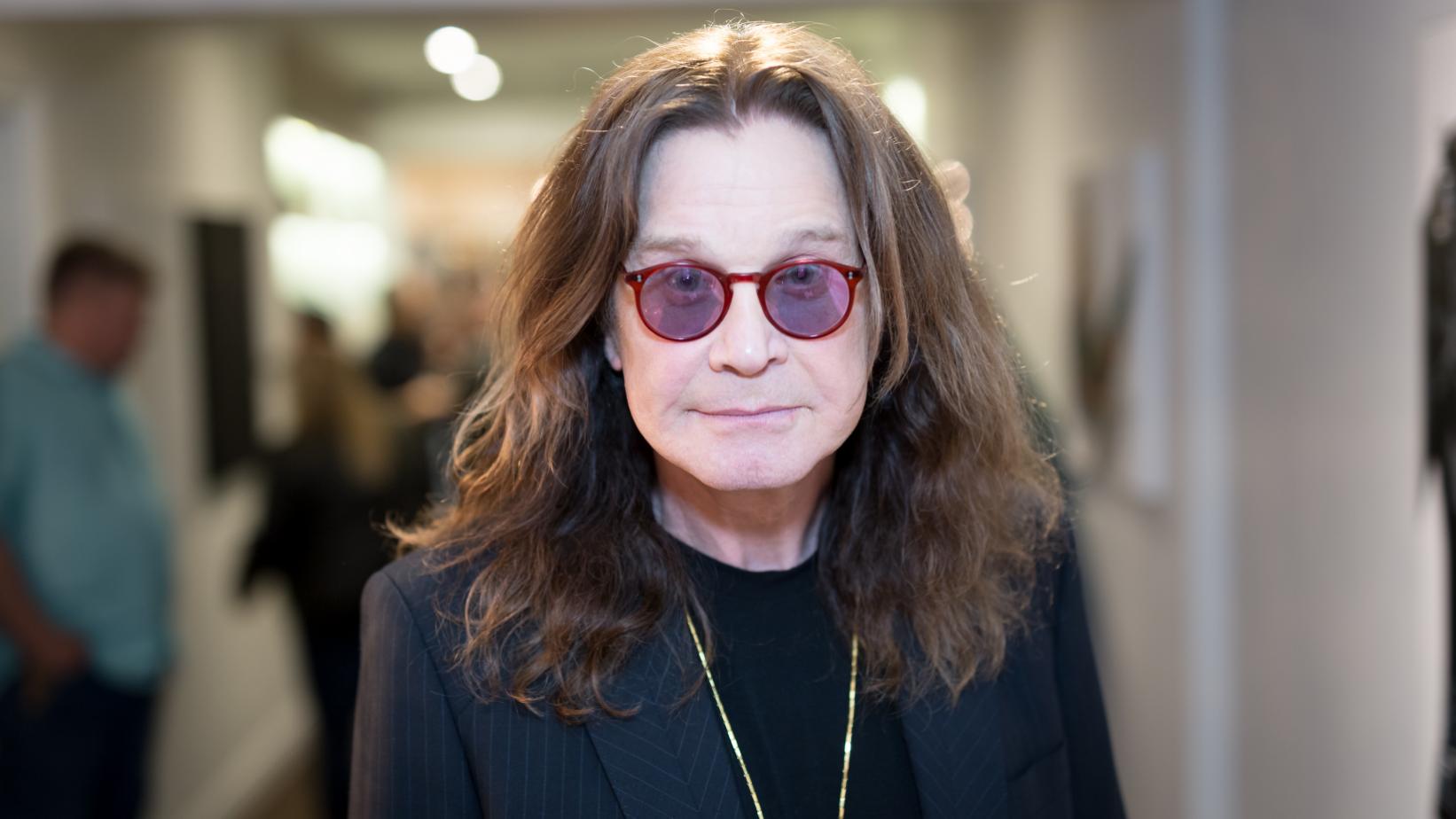 Ozzy Osbourne se recupera após ser internado na UTI