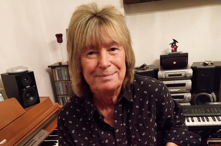Paul Raymond, guitarrista e tecladista do UFO, morre aos 73 anos