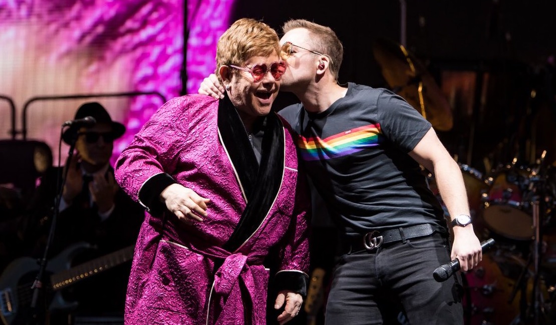 Elton John canta ‘Your Song’ com Taron Egerton, astro de ‘Rocketman’