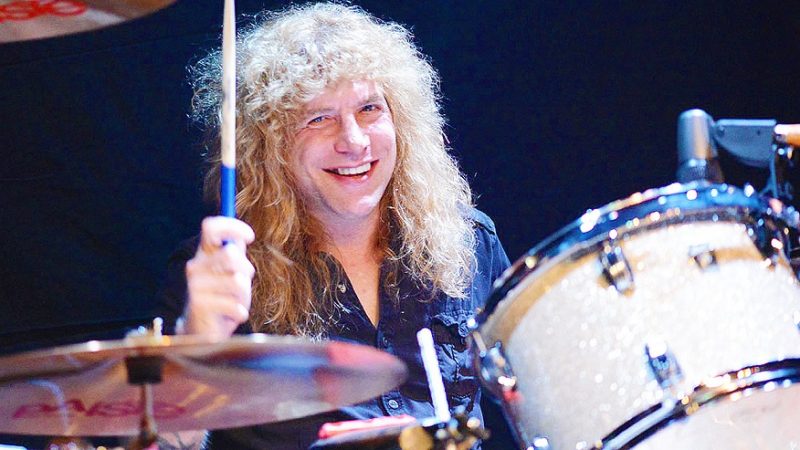 Steven Adler, ex-Guns N’ Roses, é hospitalizado após se esfaquear, diz site