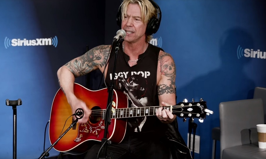 Duff McKagan toca versão acústica do novo single ‘Chip Away’; assista