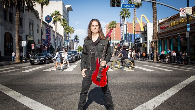 Kiko Loureiro participa de palestra no We Are Omie 2019