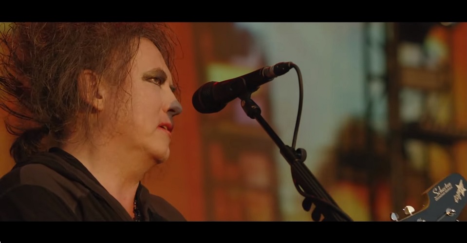 The Cure divulga clipe ao vivo de ‘Lovesong’ de filme de 40 anos de banda