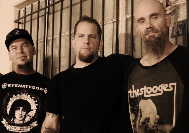 Mondo Generator, de Nick Oliveri, ex-QOTSA, vem ao Brasil em novembro