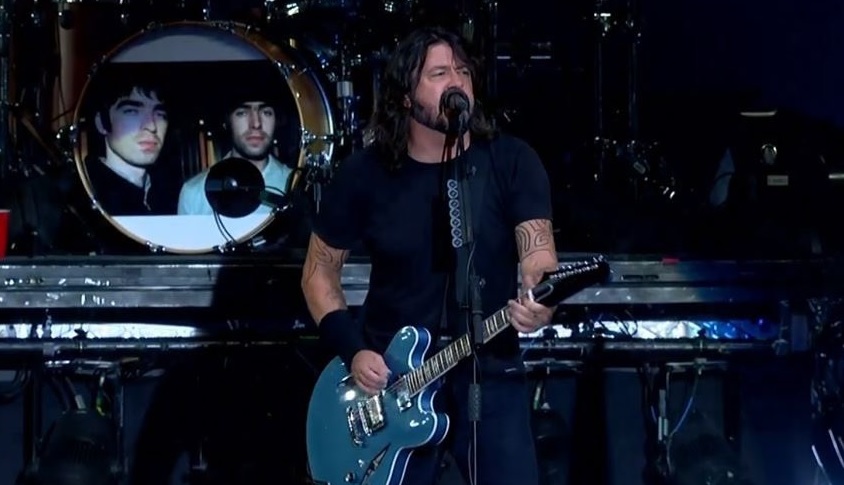 Foo Fighters quer reunião do Oasis: ‘Estamos tentando’, diz Dave Grohl