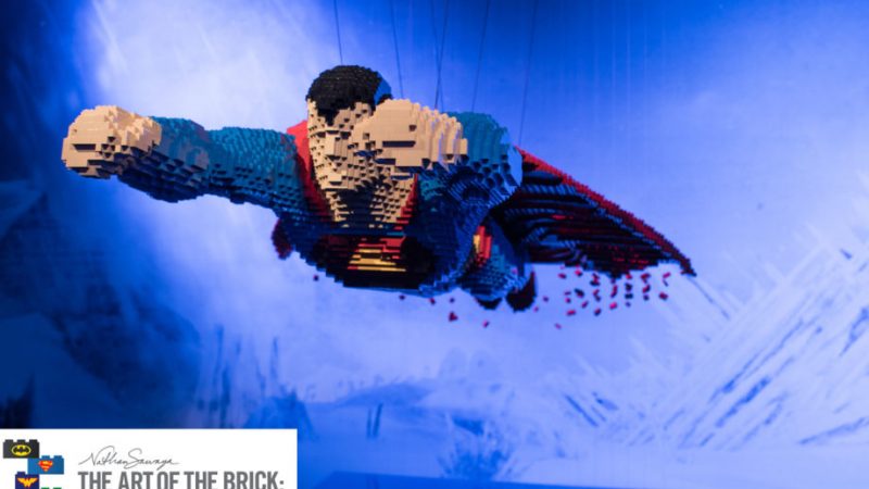 Maior exposição de Lego do mundo com heróis da DC chega ao Brasil em setembro