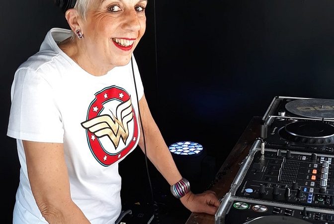 Sonia Abreu, a primeira DJ mulher do Brasil, morre aos 67 anos