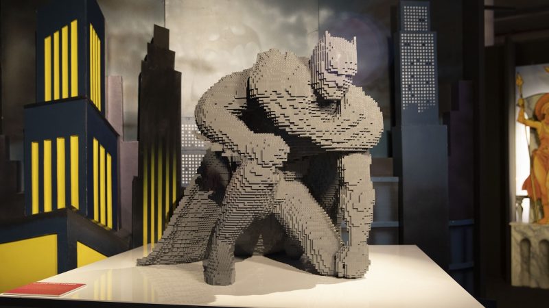 Maior exposição de Lego com heróis da DC terá entrada gratuita na próxima terça