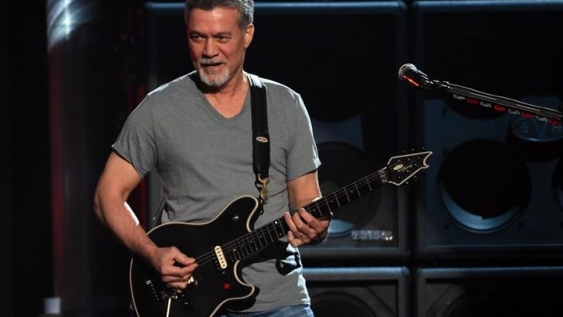 Eddie Van Halen fica internado por complicações ao tratamento contra câncer