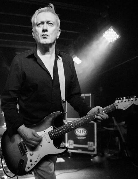 Andy Gill, guitarrista e fundador do Gang of Four, morre aos 64 anos