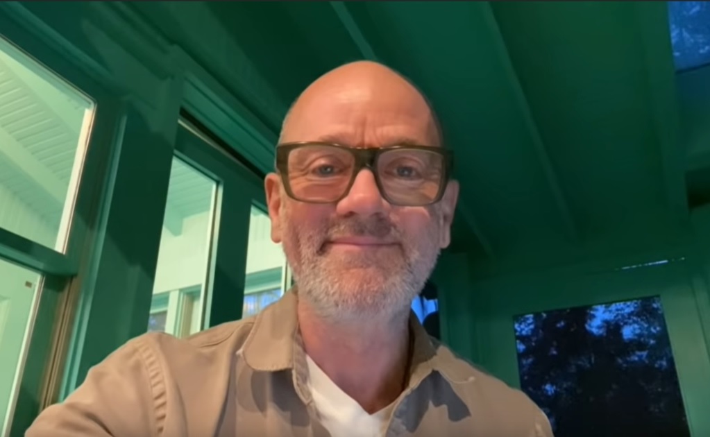 Michael Stipe, ex-R.E.M., divulga música inédita com colaboração de Aaron Dessner, do National