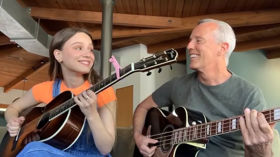 Curt Smith, do Tears For Fears, e sua filha cantam ‘Mad World’ durante quarentena; assista