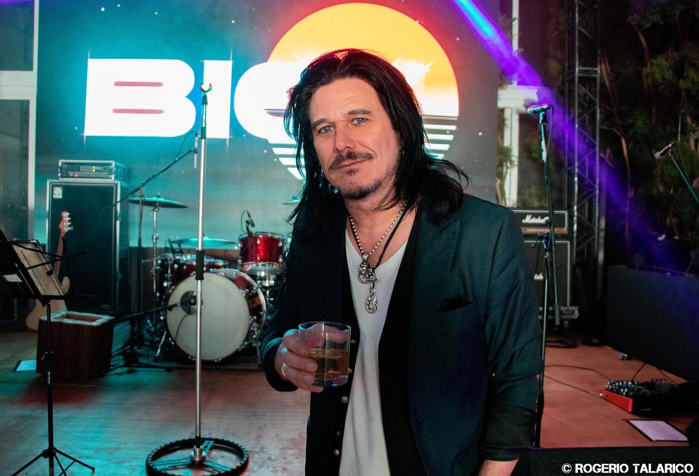 Gilby Clarke, ex-Guns N’ Roses, lança clipe da inédita ‘Rock N Roll Is Getting Louder’