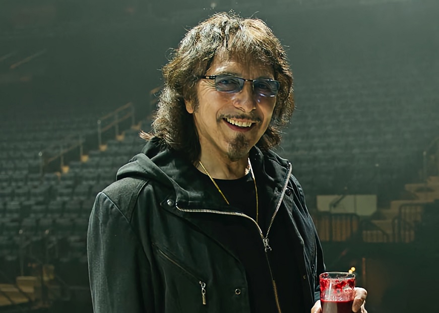 Tony Iommi, do Black Sabbath, arrecada 125 mil reais com leilão em combate ao coronavírus