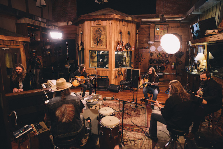 Blackberry Smoke divulga versão de ‘Keep On Smiling’, do Wet Willie; ouça