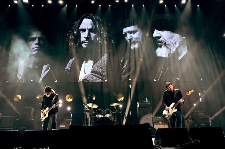 Soundgarden acusa viúva de Chris Cornell de desviar renda de show tributo do cantor