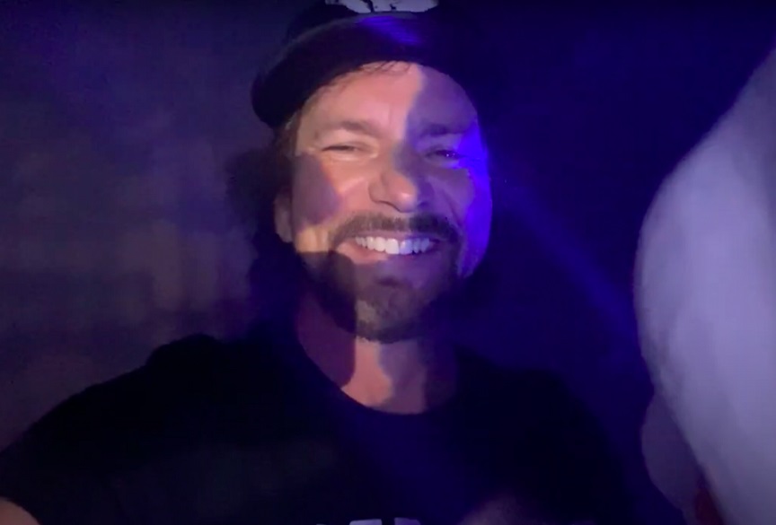 Pearl Jam toca ‘Dance of the Clairvoyants’ pela primeira vez ao vivo em evento online