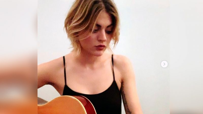 Frances Bean, filha de Kurt Cobain, compartilha nova música no Instagram