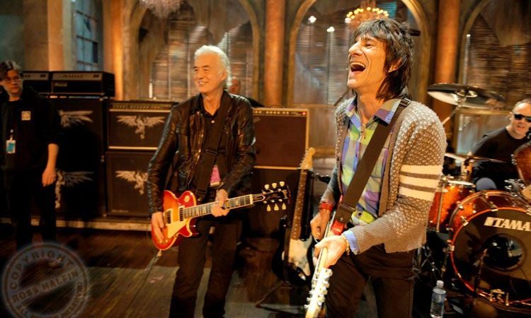 Rolling Stones divulgam faixa inédita com Jimmy Page, do Led Zeppelin; ouça ‘Scarlet’