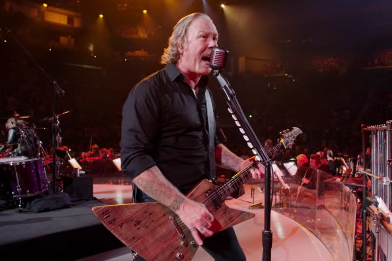 Metallica lança clipe ao vivo de ‘Moth Into Flame’, do álbum ‘S&M²’