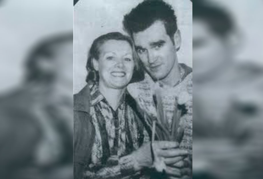 Morrissey confirma morte da mãe e agradece fãs pelo apoio