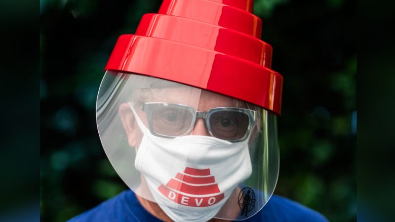 Mark Mothersbaugh, do Devo, teve alucinações durante internação com COVID-19
